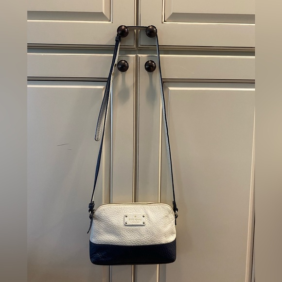 Kate Spade Black and White Crossbody Bag with storybook lining - Picture 1 of 7
